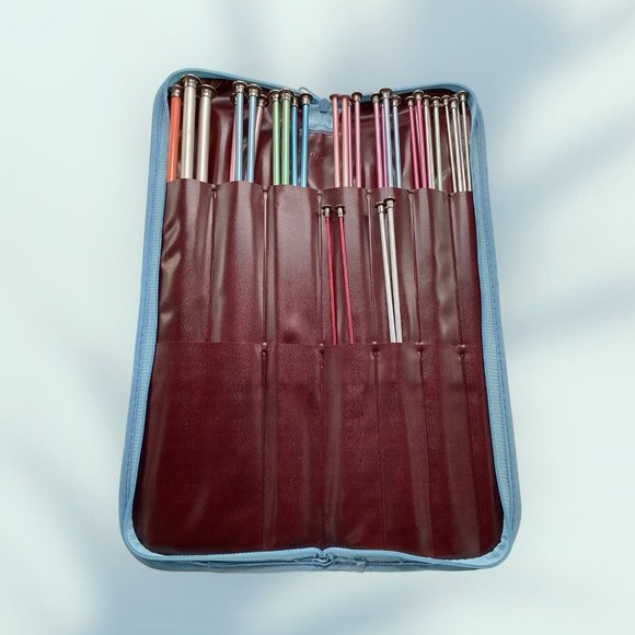 Lot 17 Assorted Knitting Needles, With Needle Case. 7  Skeins Of Golo Wool Yarn - Picture 4 of 7
